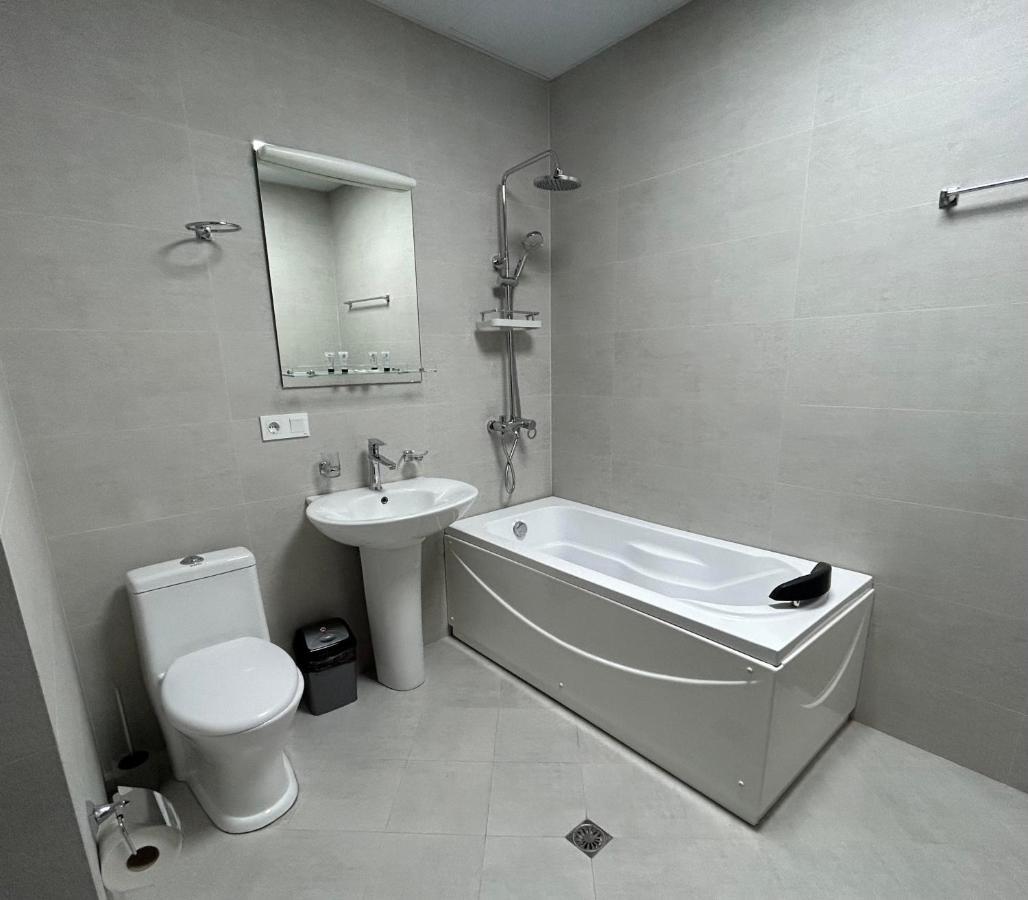 Hotel Four Seasons Tbilisi Exterior foto